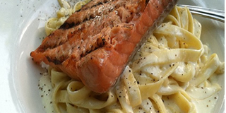 SALMON FETTUCCINE ALFREDO